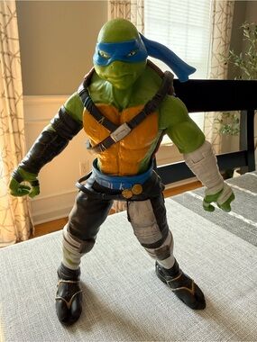 Leonardo TMNT action figure—11in